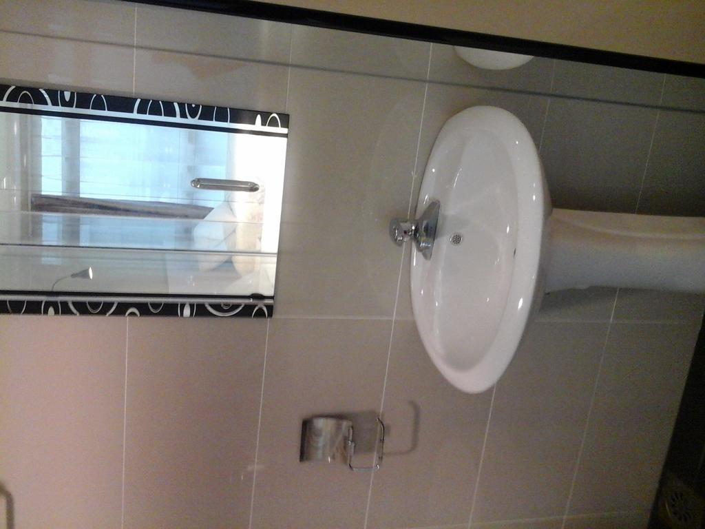 Easyrest Hotel Petaling Dzsaja Szoba fotó